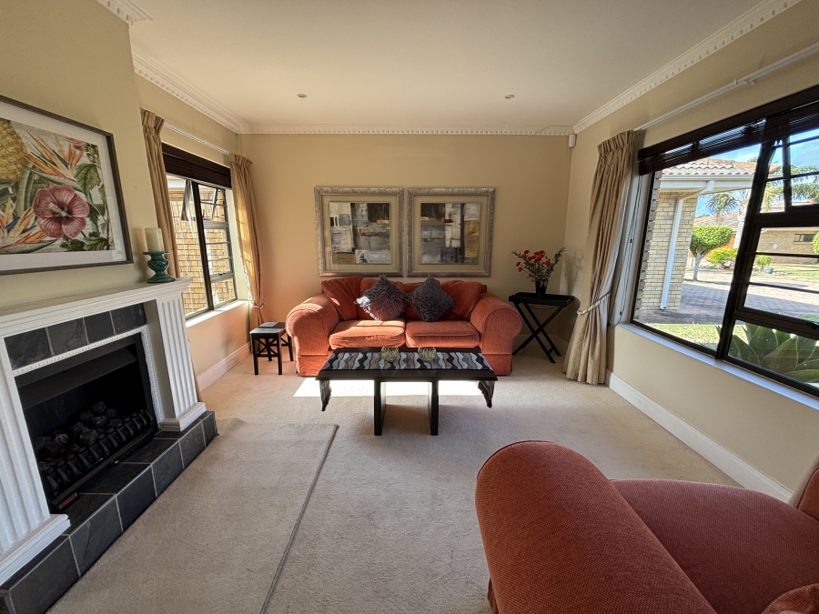 To Let 3 Bedroom Property for Rent in Summerstrand Eastern Cape